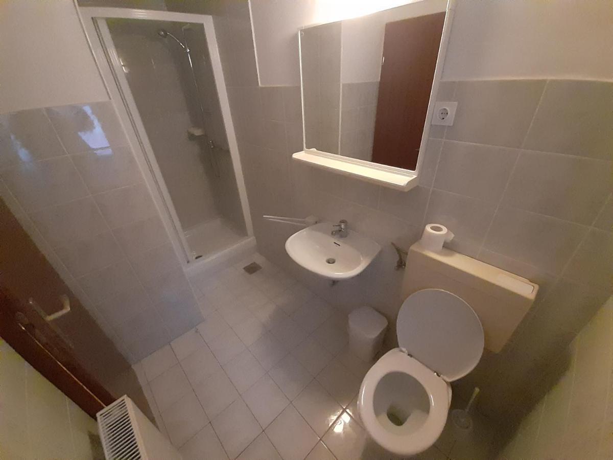 Rooms Barovc By The Lake Jasna Kranjska Gora Extérieur photo Bathroom in a typical apartment